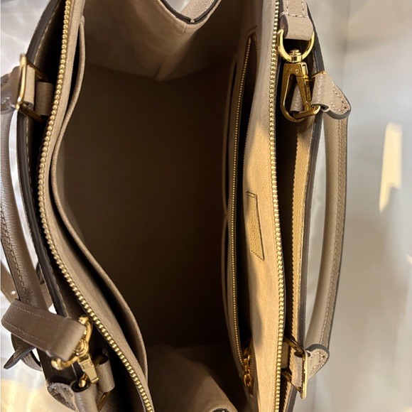 Louis Vuitton Grand Palais Handbag - Picture 8 of 12